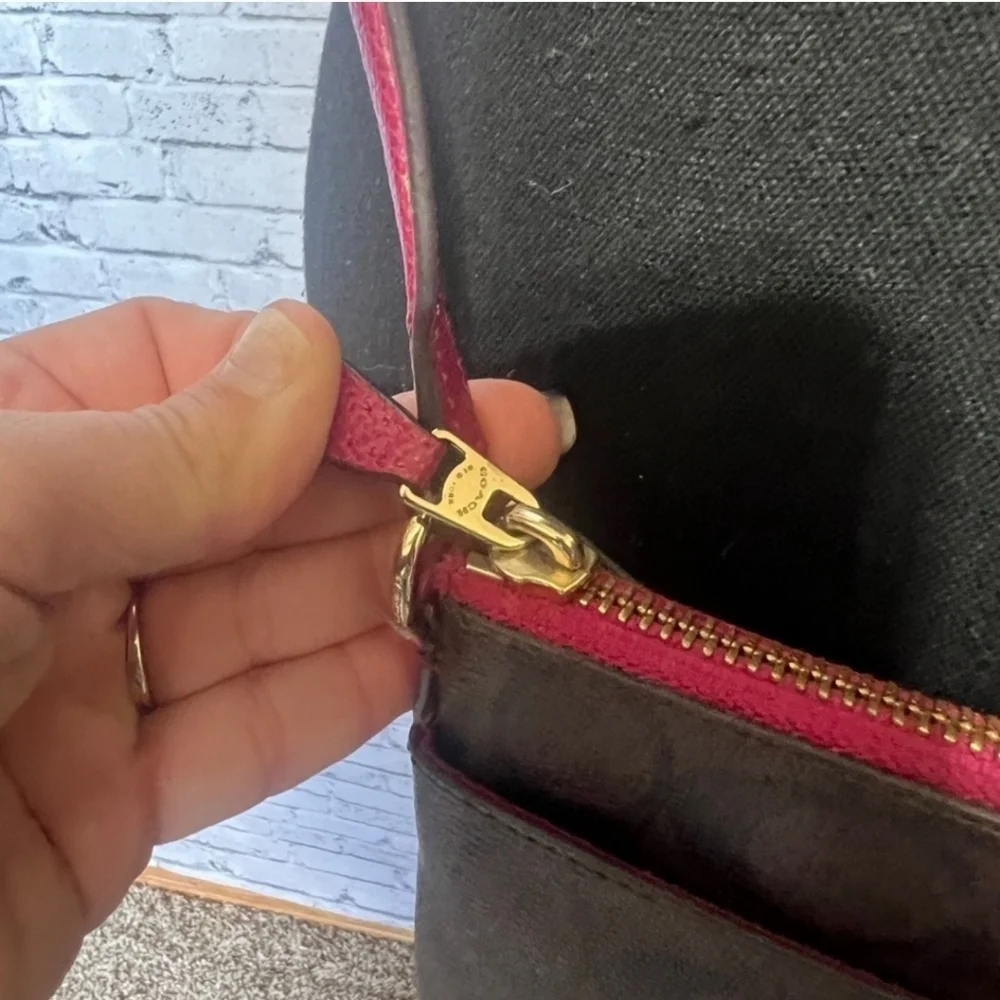 Coach Signature Crossbody Handbag Brown and Raspberry * - Picture 13 of 16